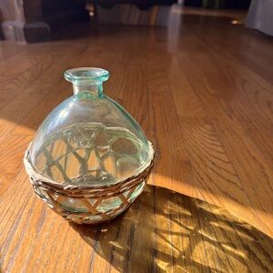 Darling glass & rattan bottle /vase ❤️